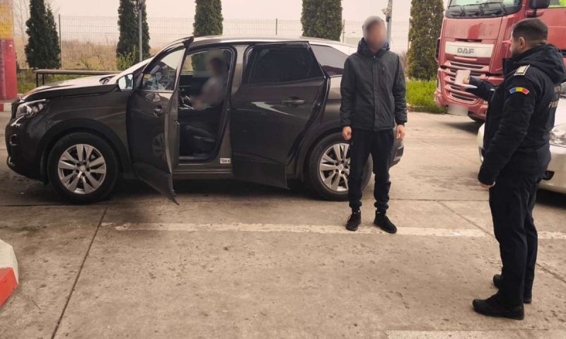 Urmărit pentru furt, depistat de către polițiștii de frontieră la Stânca