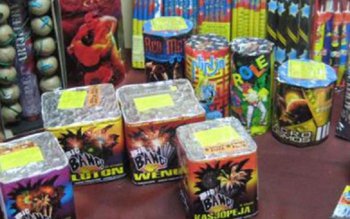 Peste 200 de articole pirotehnice …