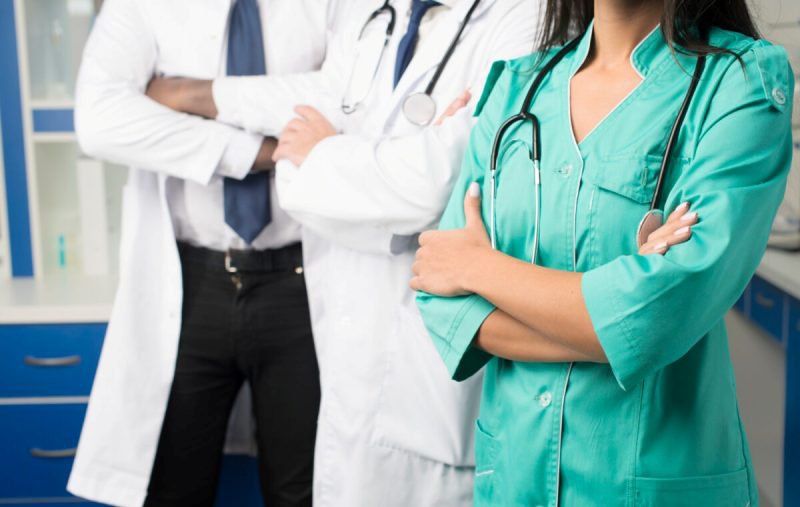 O nouă lege în România împotriva medicilor care răspândesc informații false