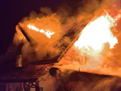 Casă distrusă de un incendiu …