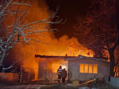 Incendiu violent produs în comuna …