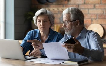 Se reduce vârsta de pensionare. …