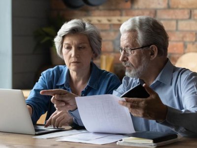 Se reduce vârsta de pensionare. …
