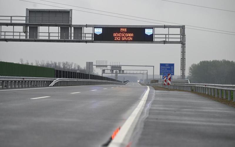 De la 1 ianuarie 2026, transportarii români nu vor putea circula pe un drum important din Ungaria