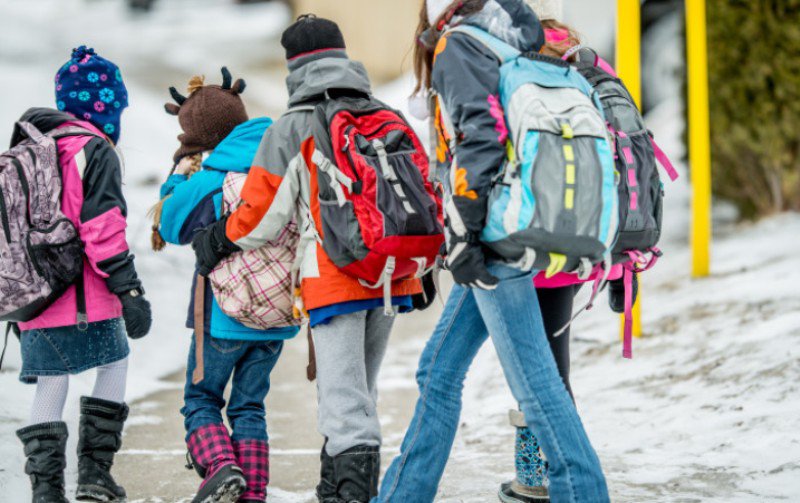 Elevii revin la ore, joi, 8 ianuarie. Când vor avea următoarea vacanță. Calendarul anului școlar 2025-2026