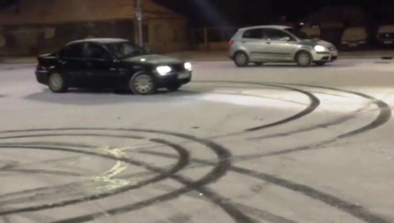 Șase permise reținute de polițiști în Botoșani pentru drifturi ilegale