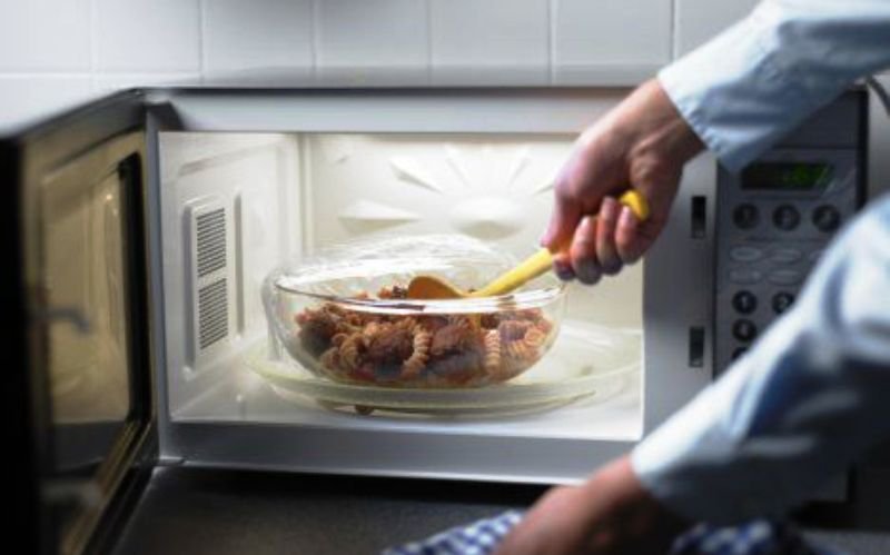 Alimentele care devin toxice prin reîncălzire