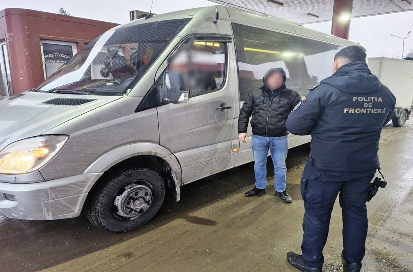 Urmărit pentru migrație ilegală și transport migranți, depistat de către polițiștii de frontieră la Stânca