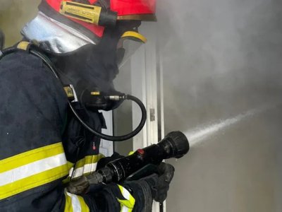 Pericol pentru două case din …