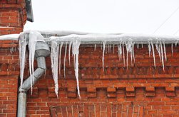 Atenție, la țurțurii care cad …