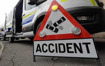Accident la Flămânzi: autoturism răsturnat, …