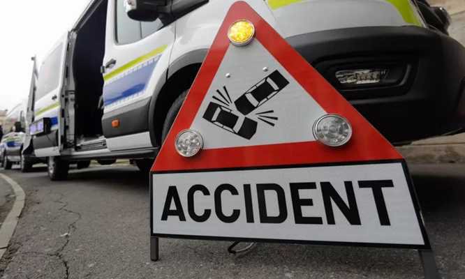 Accident la Flămânzi: autoturism răsturnat, șoferul a refuzat testarea pentru alcool