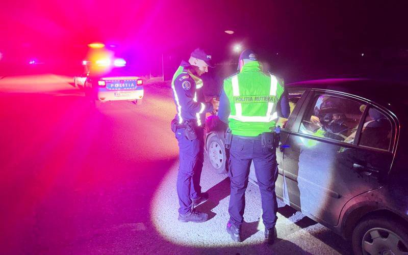 Dosar penal pentru un botoșănean de 70 de ani depistat băut la volanul unei mașini fără asigurare