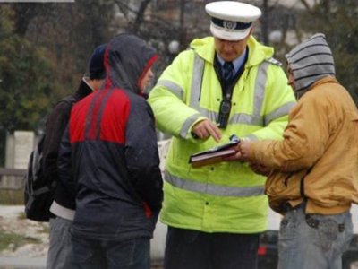 24 de sancțiuni aplicate pietonilor …