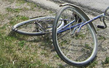 Un biciclist băut, pericol în …
