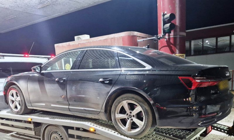 Auto declarat furat de autoritățile din Marea Britanie, oprit în aceeași zi la PTF Stânca