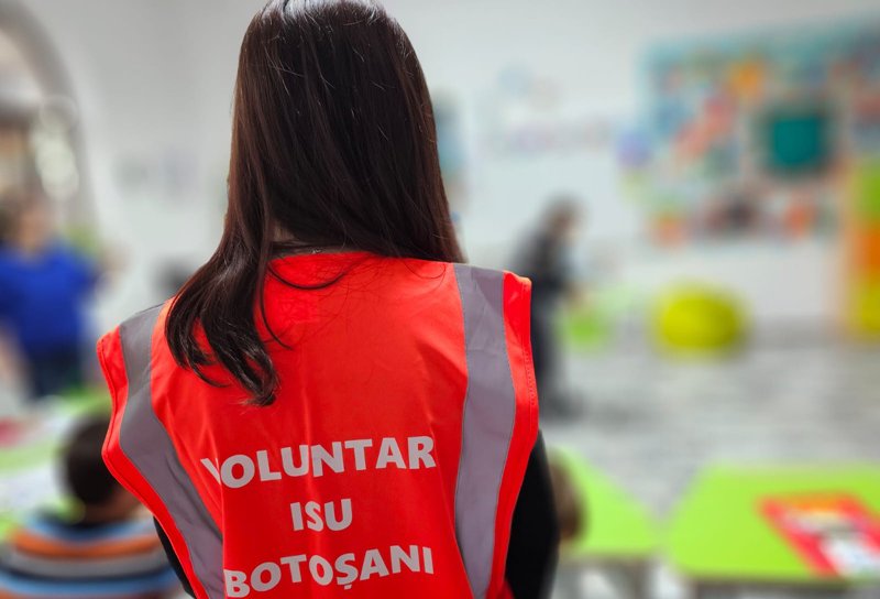 Lecții de siguranță: pompierii botoșăneni, alături de copiii cu dizabilități