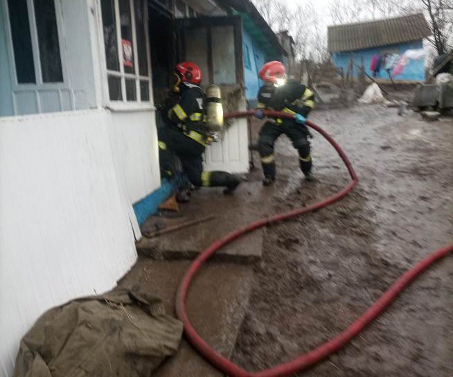 Tragedie la Călărași: femeie găsită decedată în casa cuprinsă de flăcări