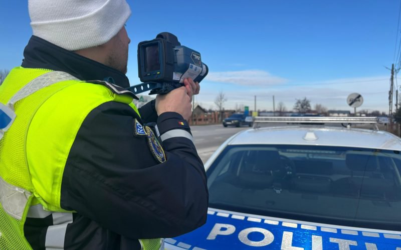 Cinci permise de conducere reținute într-o acțiune a polițiștilor rutieri pentru prevenirea accidentelor rutiere
