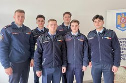 Studenți ai Academiei de Poliție …