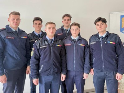 Studenți ai Academiei de Poliție …