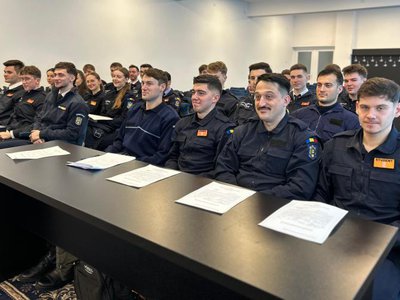 Viitori ofițeri de poliție, în …