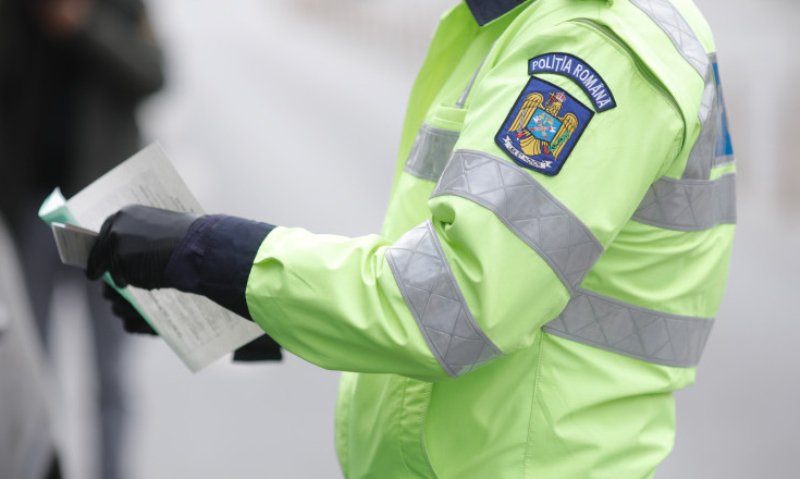 Depistat la volanul unui autoturism neînmatriculat