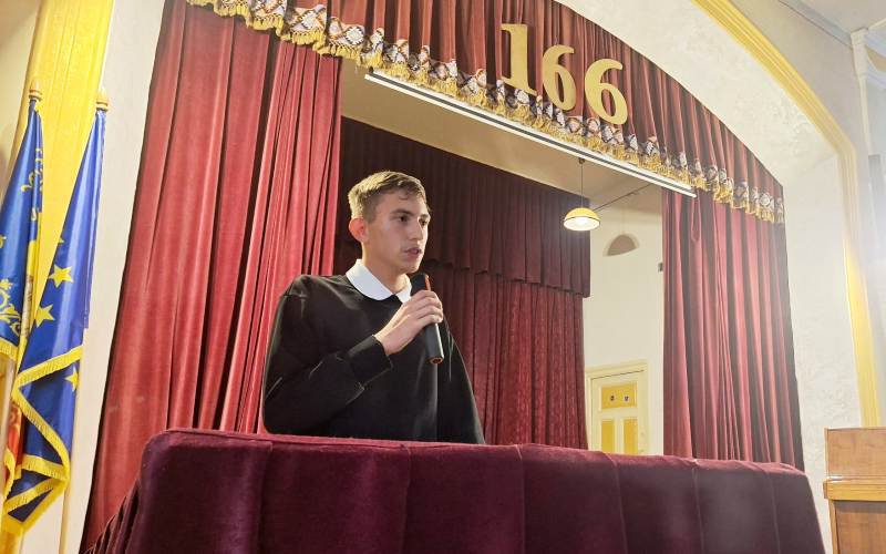 Volum de poezii publicat de un elev de clasa a X-a a Colegiului Național „A.T.Laurian” Botoșani