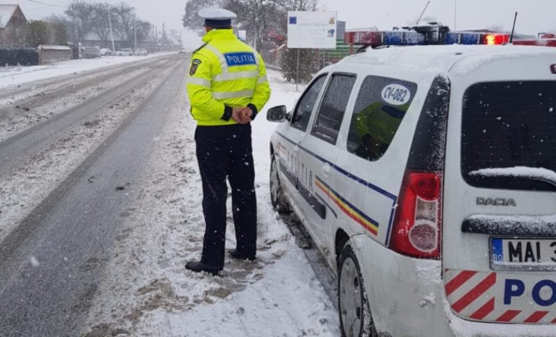 Peste 30 de sancțiuni contravenționale aplicate de polițiști într-o acțiune desfășurată la Săveni