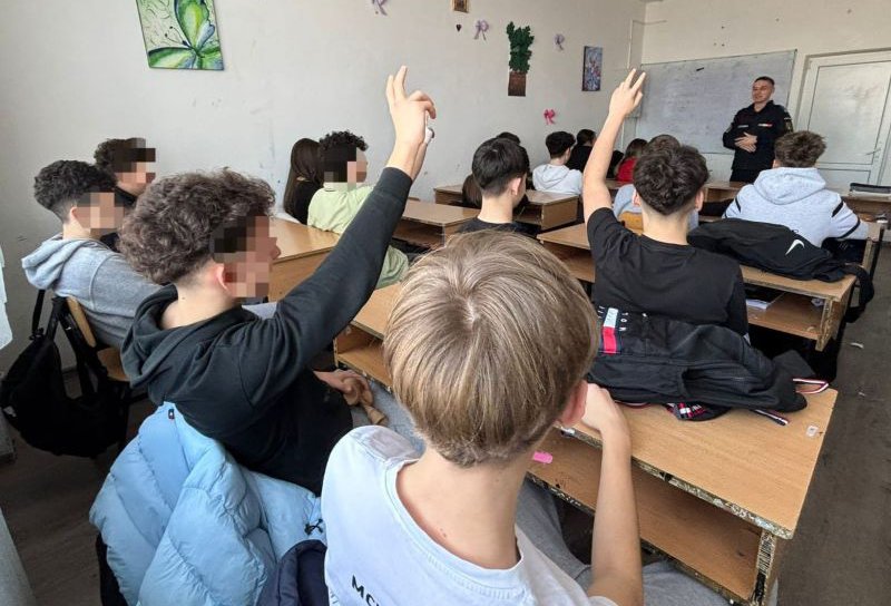 Peste 1500 de elevi au participat la activități preventive cu jandarmii botoșăneni