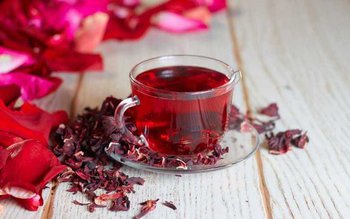 Beneficiile ceaiului de hibiscus