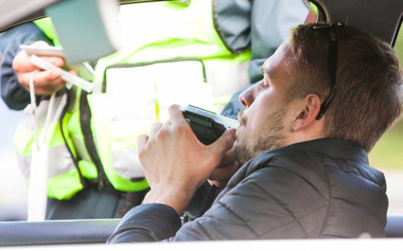 Încă un botoșănean depistat la volan sub influența băuturilor alcoolice