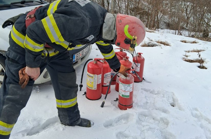 Incendiu la Dersca. Bunurile dintr-o bucătărie cuprinse de flăcări