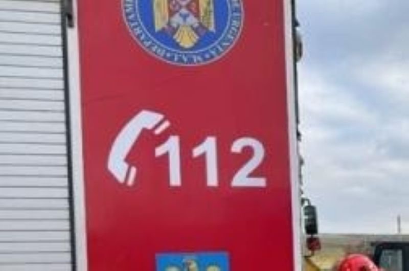 Casa unei familii din Dumbrăvița a fost în pericol în urma unui incendiu izbucnit în jurul coșului de fum