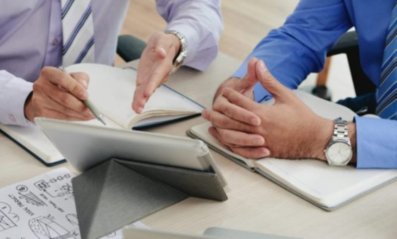 Lege nouă în România. Firmele obligate să-și reînnoiască autorizația până la 31 mai