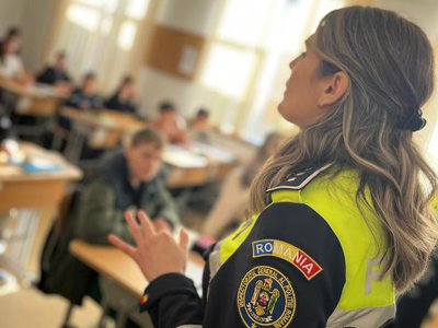 Polițiștii de siguranță școlară – …