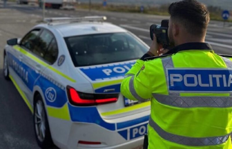 Peste 200 de sancțiuni contravenționale aplicate de polițiștii rutieri