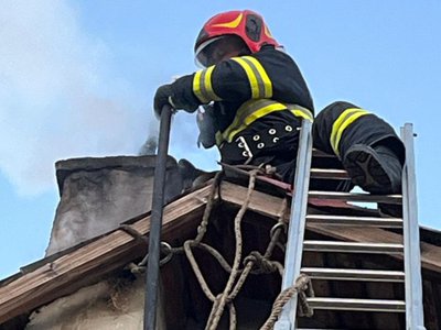 Casa unei familii din Săveni …