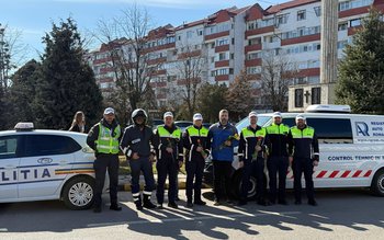 Gest de apreciere în trafic …