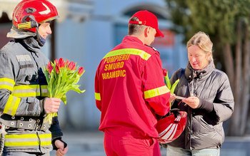 Pompierii botoșăneni au adus zâmbete …