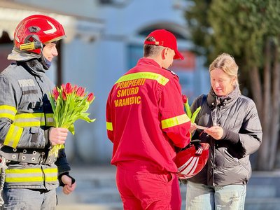 Pompierii botoșăneni au adus zâmbete …