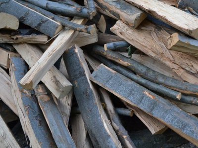 Material lemnos confiscat de polițiști …