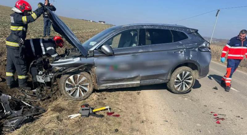 Accident pe un drum din județ. Trei femei au fost transportate la spital