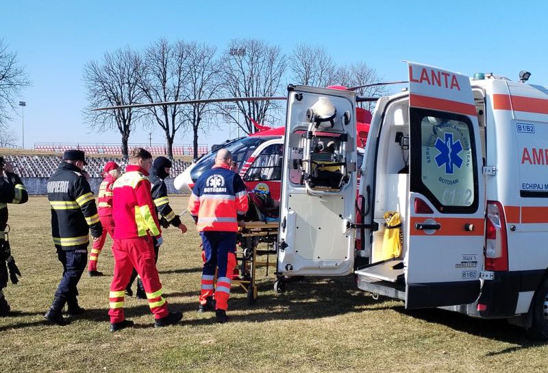 Bărbat în stare gravă preluat de elicopterul SMURD de la Dorohoi
