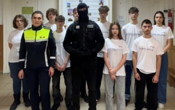 ATENȚIE! Distribuirea de imagini intime …