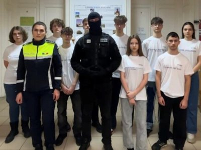 ATENȚIE! Distribuirea de imagini intime …