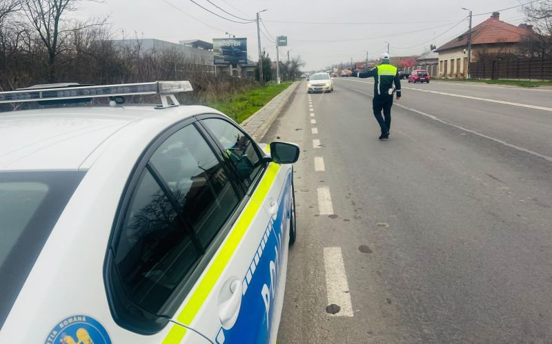 Depistat la volan cu permisul de conducere suspendat
