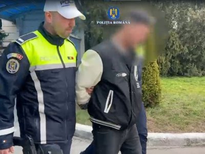 Trei mandate de executare a …