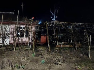 Incendiu generat de jarul căzut …