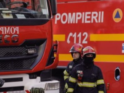 Pompierii au intervenit pentru stingerea …